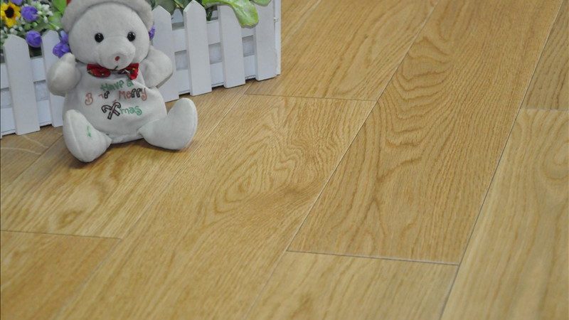 强化地板品牌众多，如何选择？安装对比揭秘